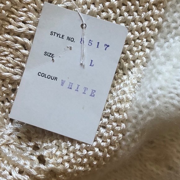 Lakewest Limited cream colored sweater L NWT - Picture 4 of 4